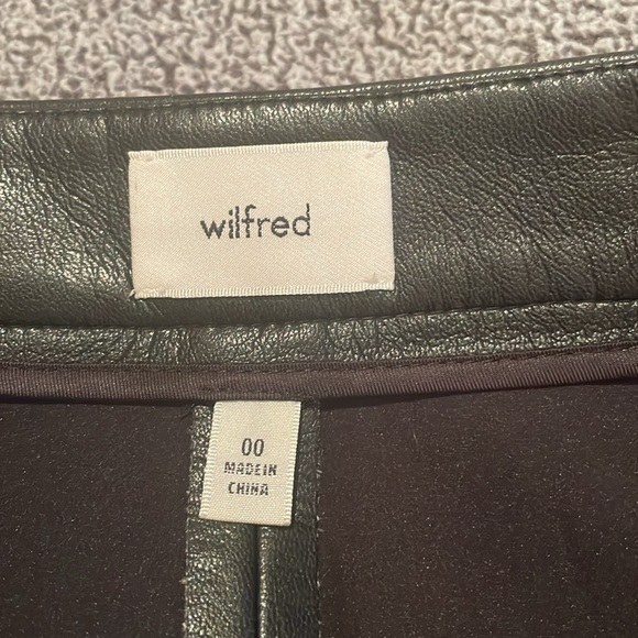 Aritzia Wilfred Manor Vegan Leather Skirt - Picture 10 of 16